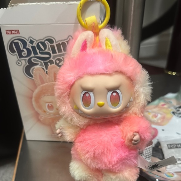 Popmart: Big into Energy Labubu Plush Keychain - Loyalty - Picture 6 of 8